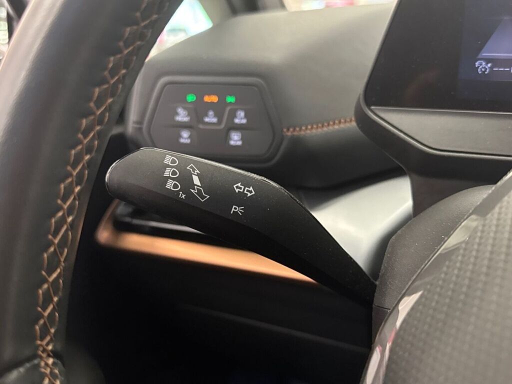 Cupra Born 2023 Valkoinen