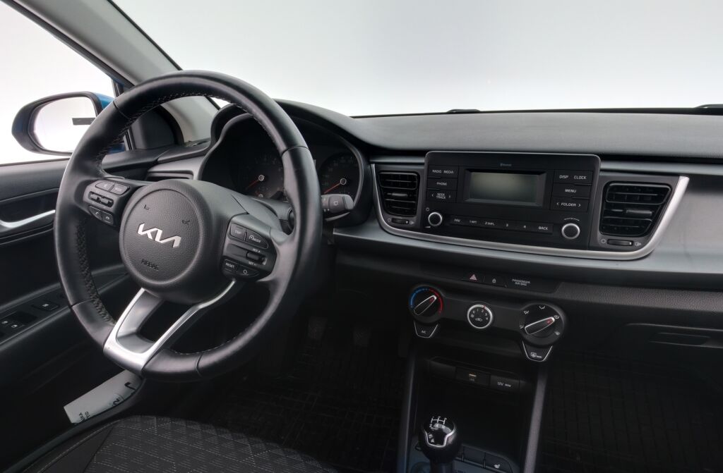Kia Rio 2024 Sininen