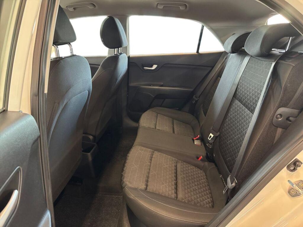 Kia Rio 2024 Valkoinen