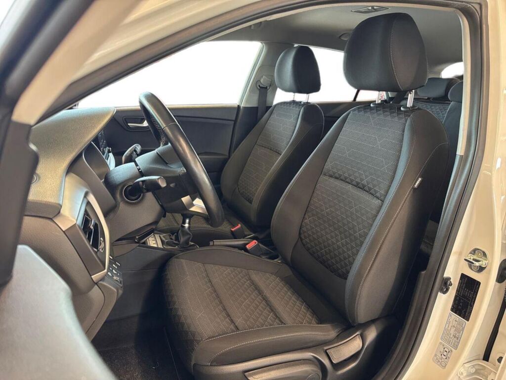 Kia Rio 2024 Valkoinen