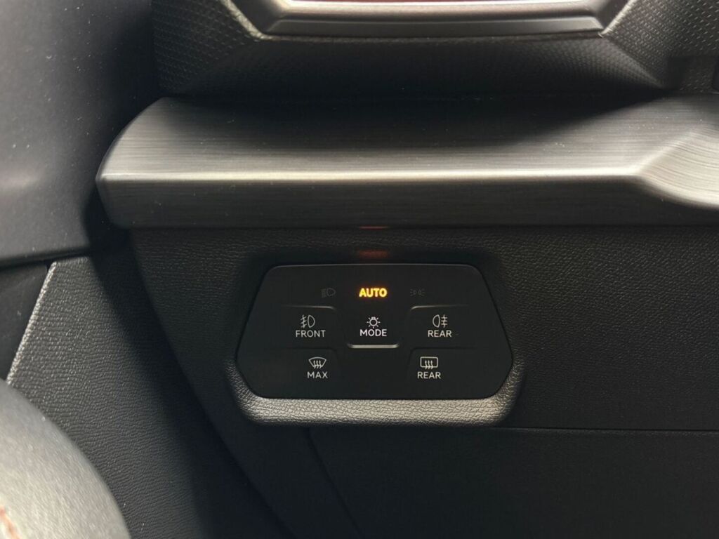 Cupra Leon Sportstourer 2023 Valkoinen