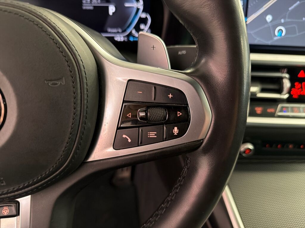 BMW 330 2020 Oranssi