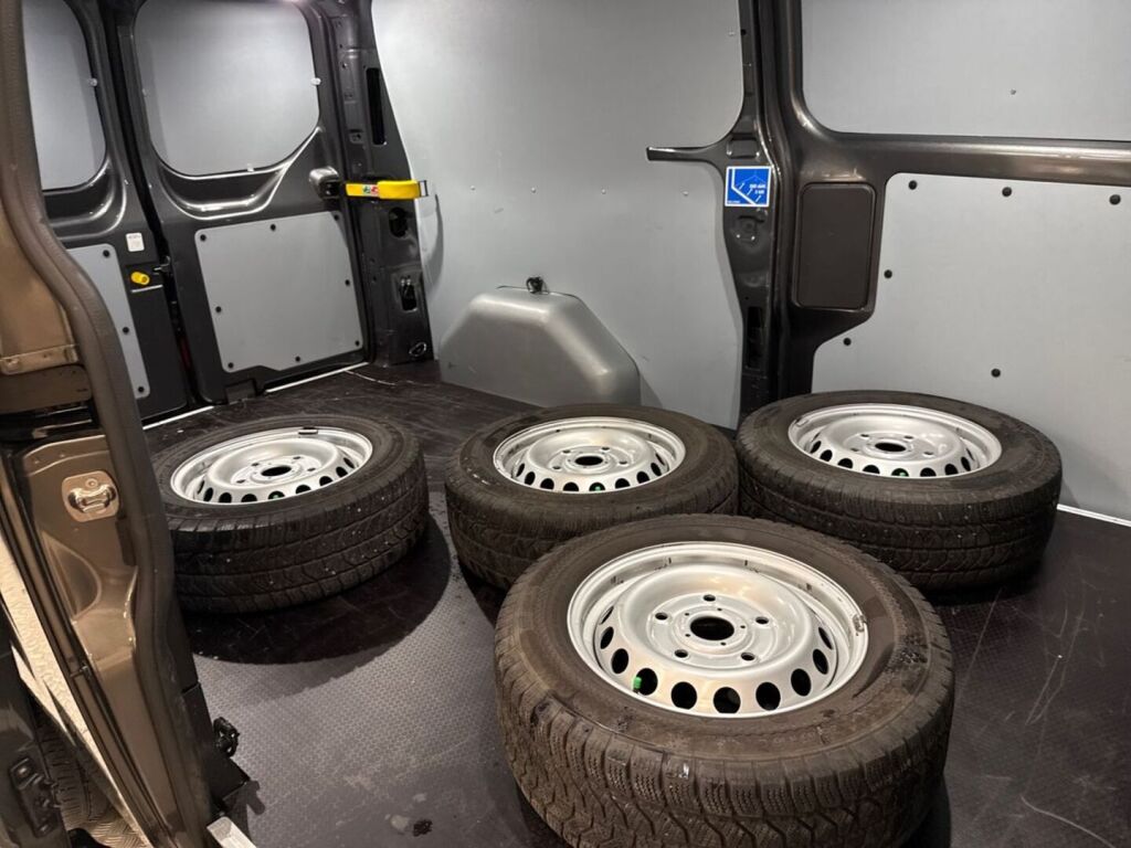 Ford Transit Custom 2023 Magnetic