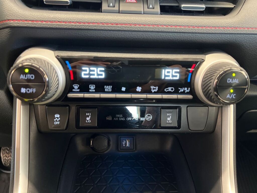 Toyota RAV4 Plug-in 2023 Hopea