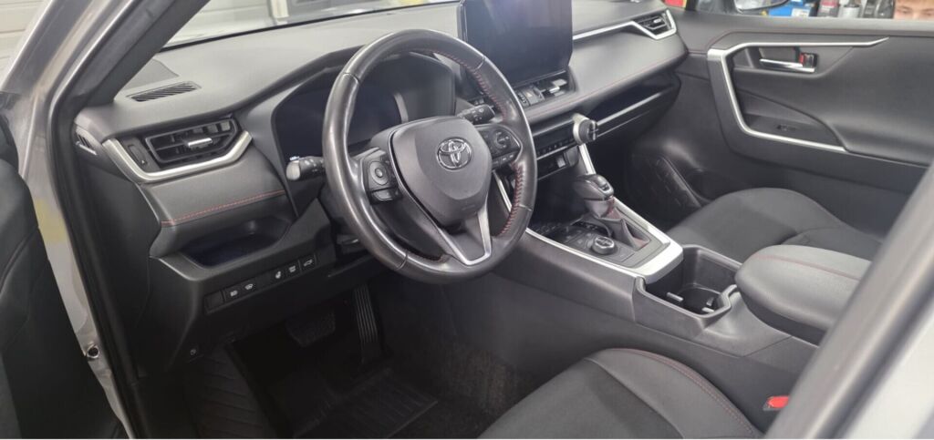 Toyota RAV4 Plug-in 2023 Hopea