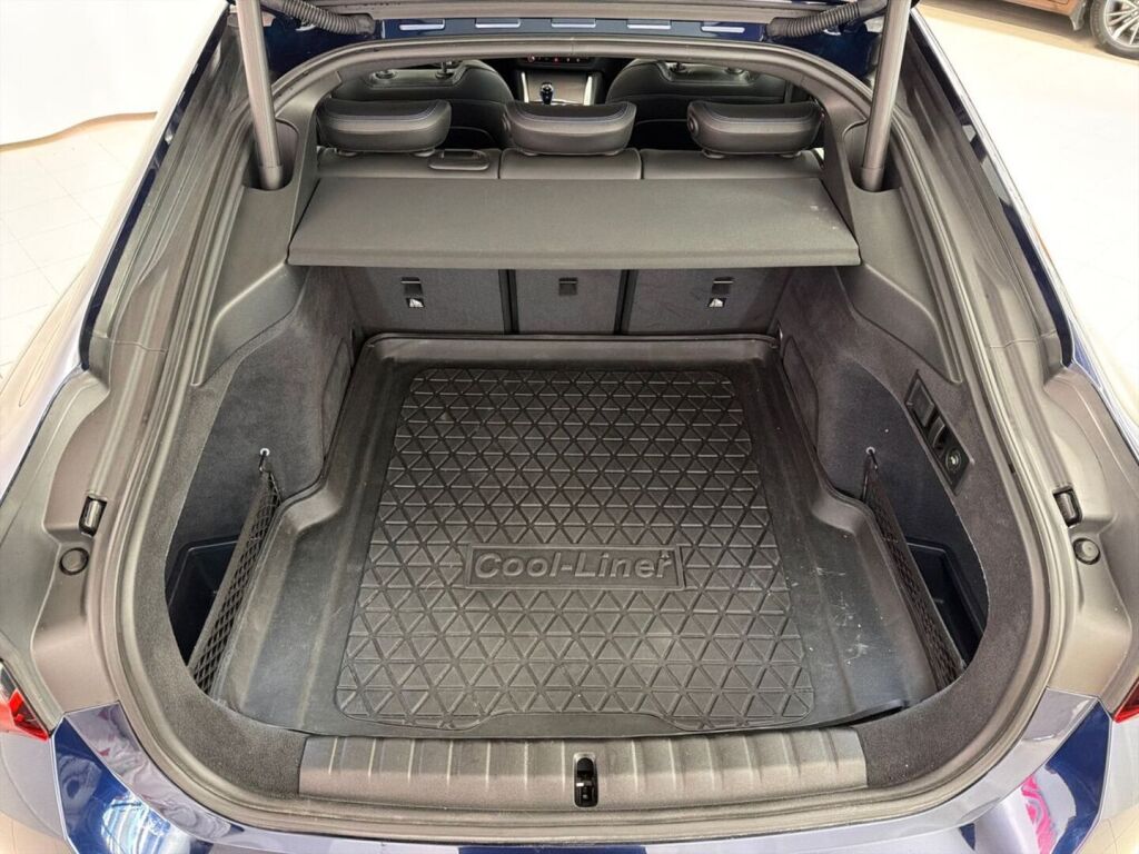 BMW i4 2022 Sininen