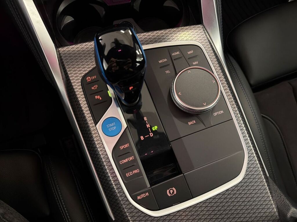 BMW i4 2022 Sininen