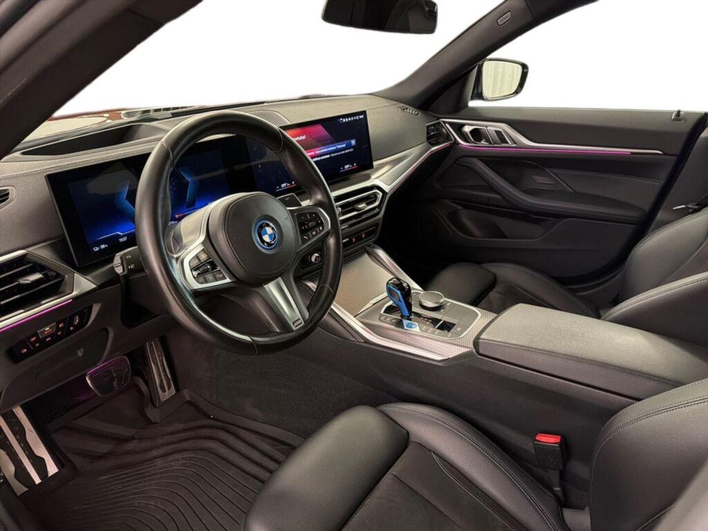 BMW i4 2022 Sininen