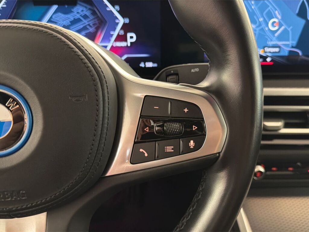 BMW i4 2022 Sininen