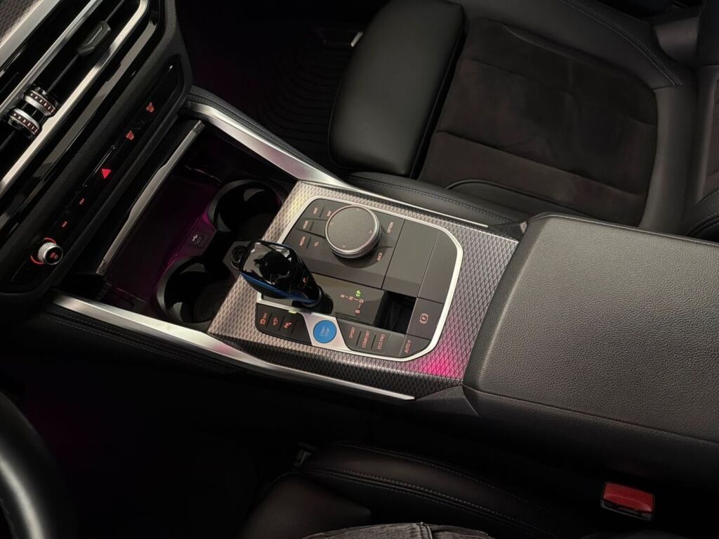 BMW i4 2022 Sininen