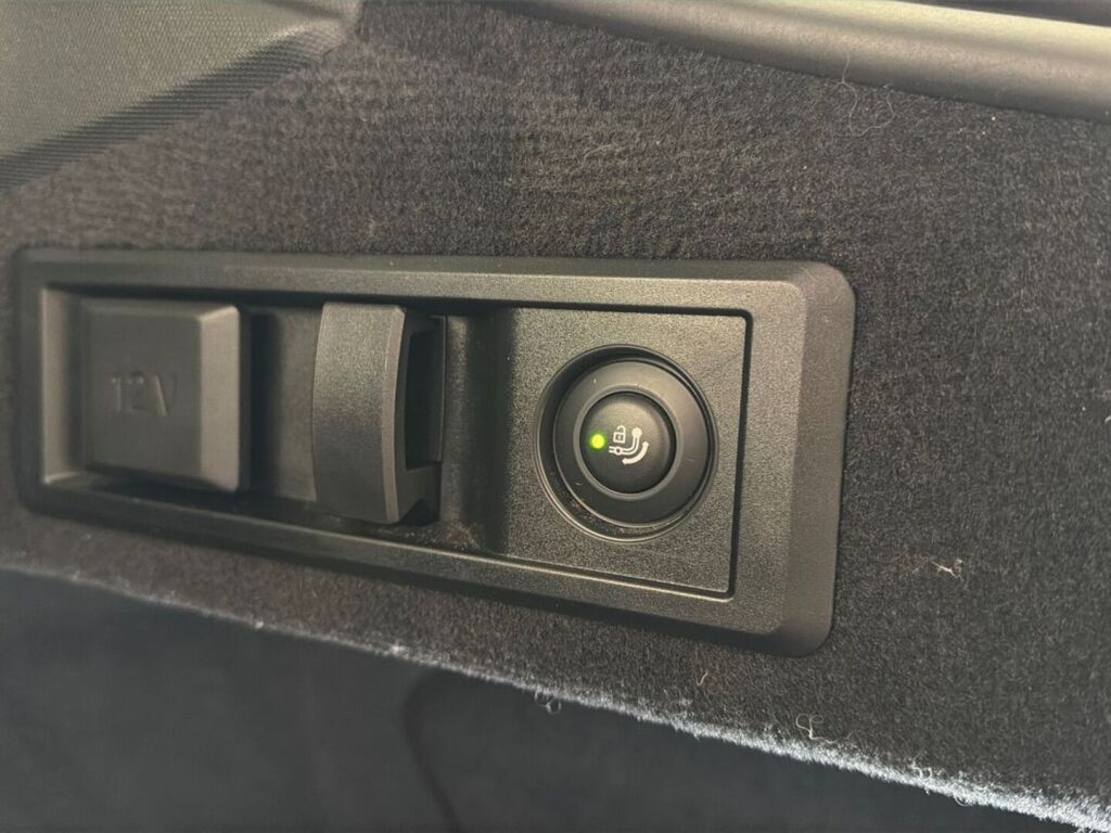 BMW i4 2022 Sininen