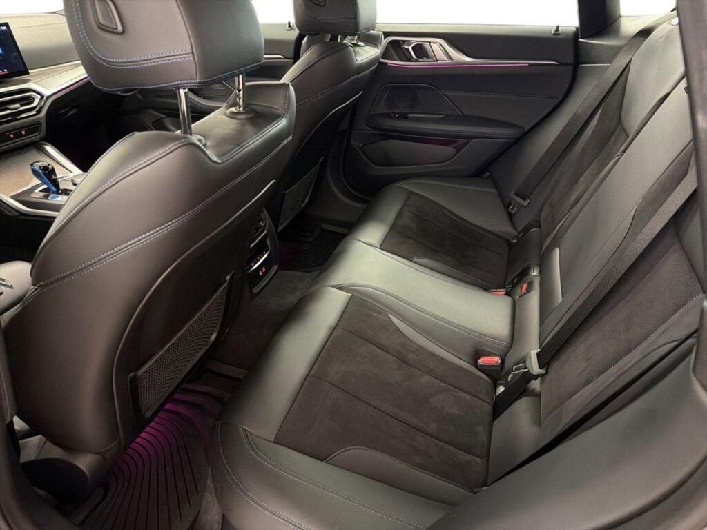 BMW i4 2022 Sininen