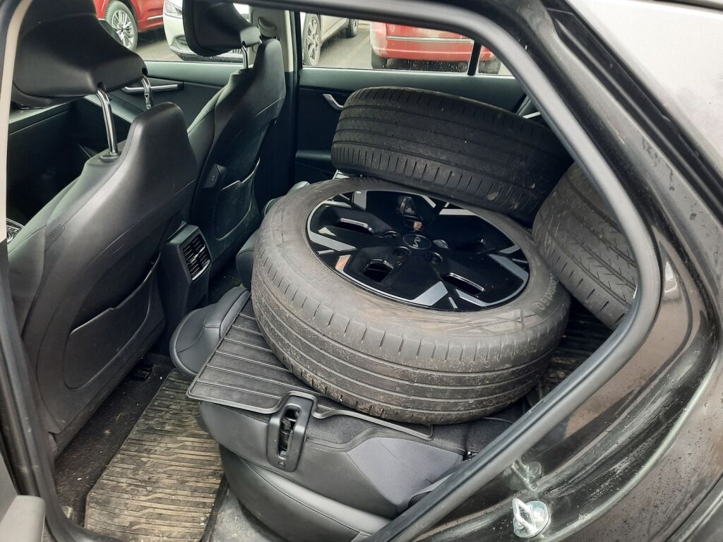 Kia Niro 2023 Harmaa