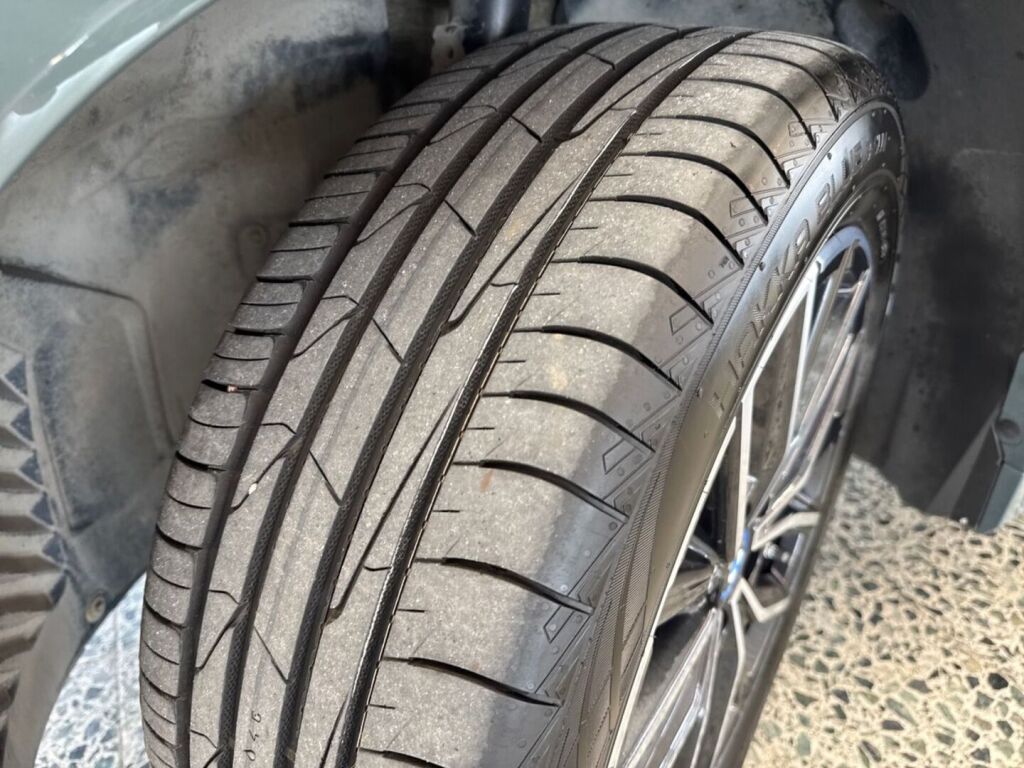 BMW iX1 2023 Vihreä