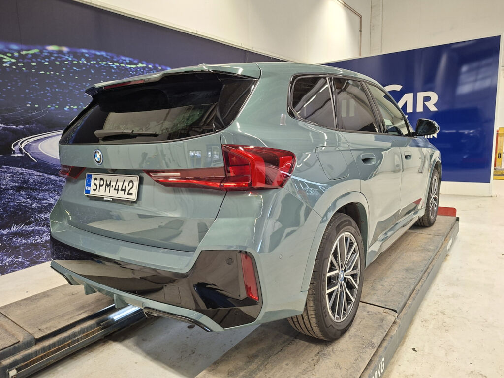BMW iX1 2023 Vihreä