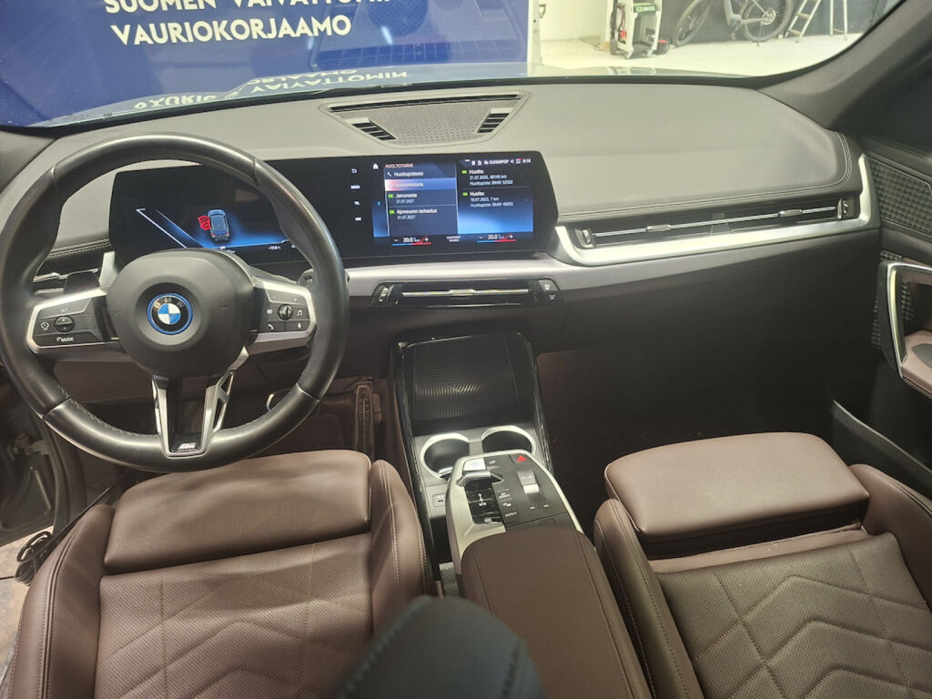 BMW iX1 2023 Vihreä