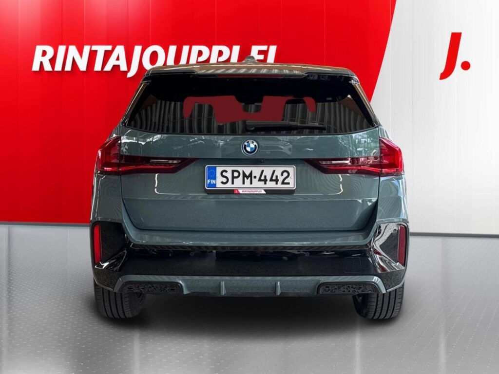 BMW iX1 2023 Vihreä