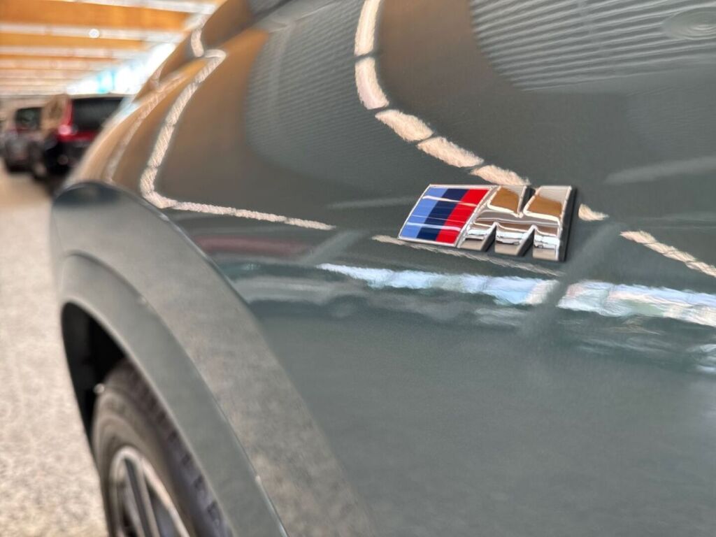 BMW iX1 2023 Vihreä