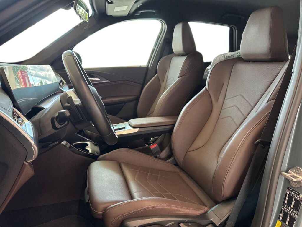 BMW iX1 2023 Vihreä