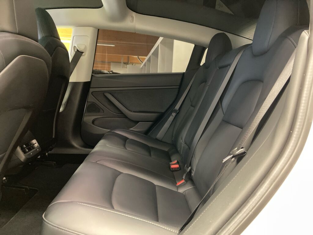 Tesla Model 3 2019 Valkoinen