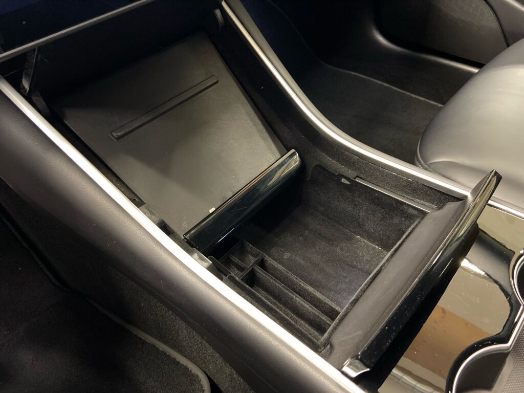 Tesla Model 3 2019 Valkoinen