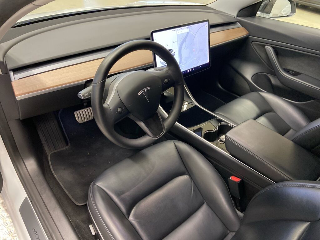 Tesla Model 3 2019 Valkoinen