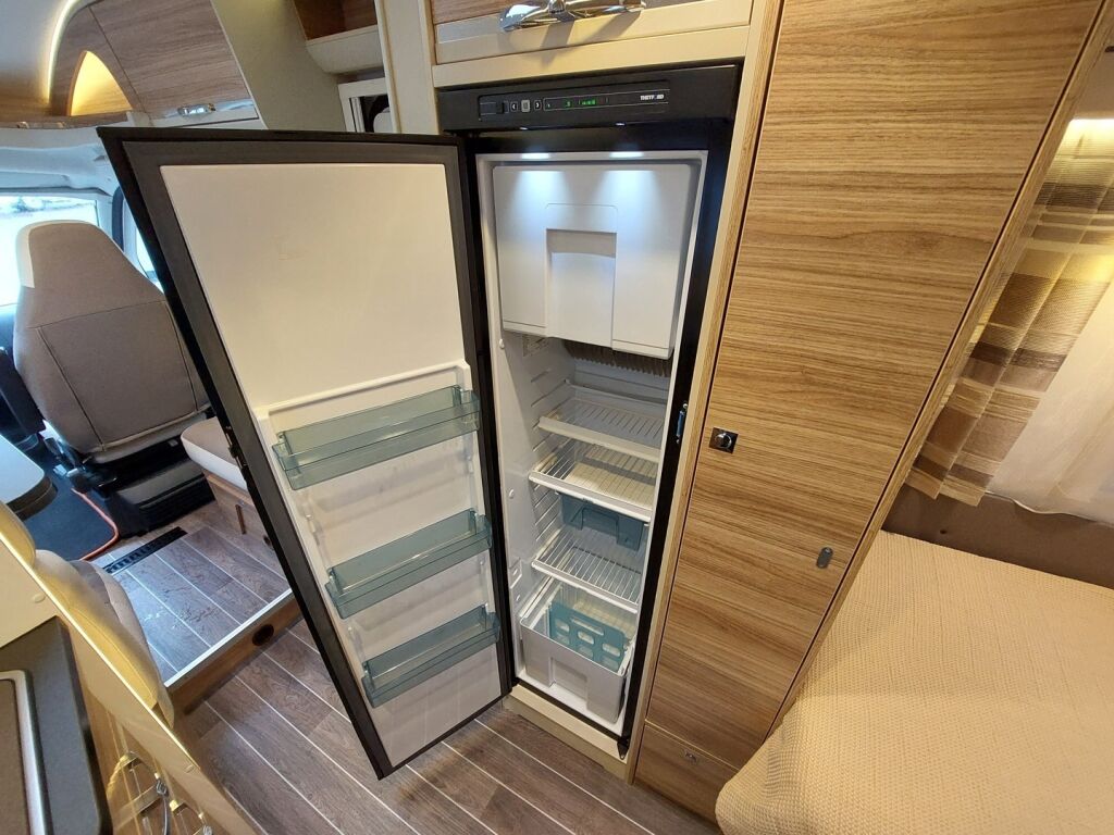 Adria Coral Axess 670 SLT 2017 Valkoinen