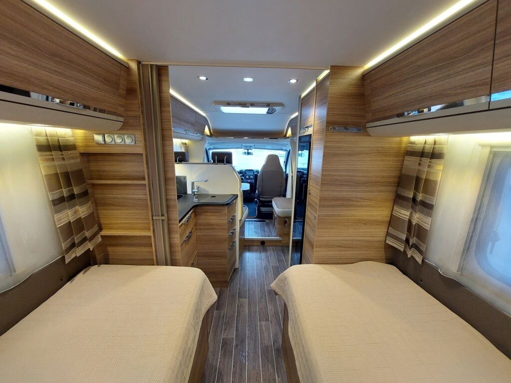 Adria Coral Axess 670 SLT 2017 Valkoinen