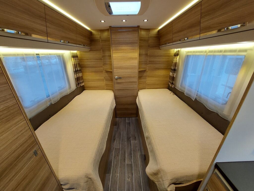 Adria Coral Axess 670 SLT 2017 Valkoinen