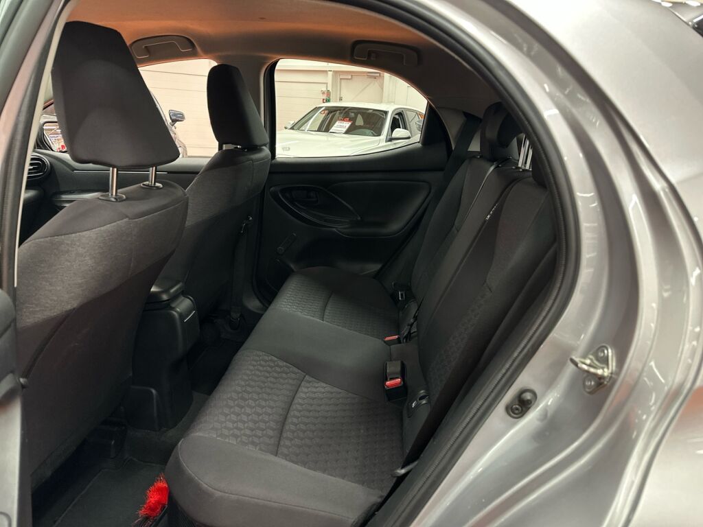 Toyota Yaris 2023 Hopea