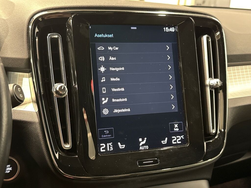 Volvo XC40 2021 Musta