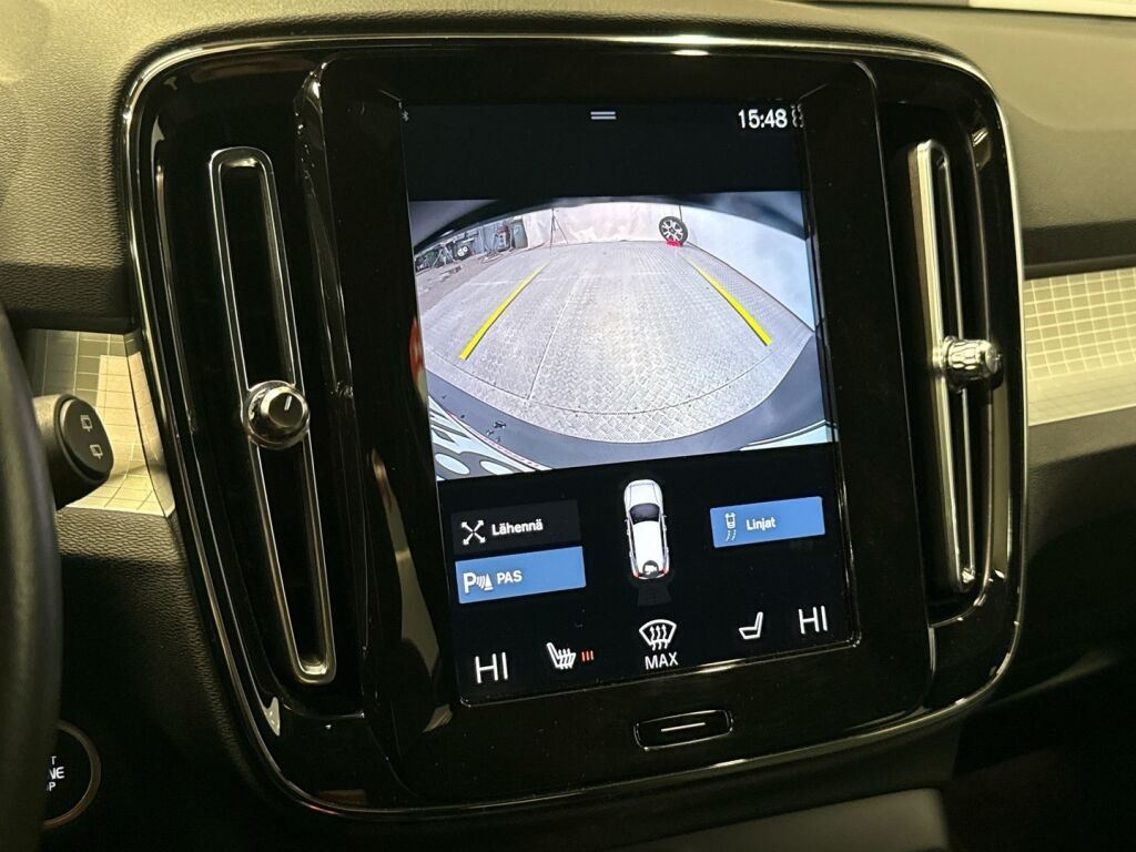 Volvo XC40 2021 Musta