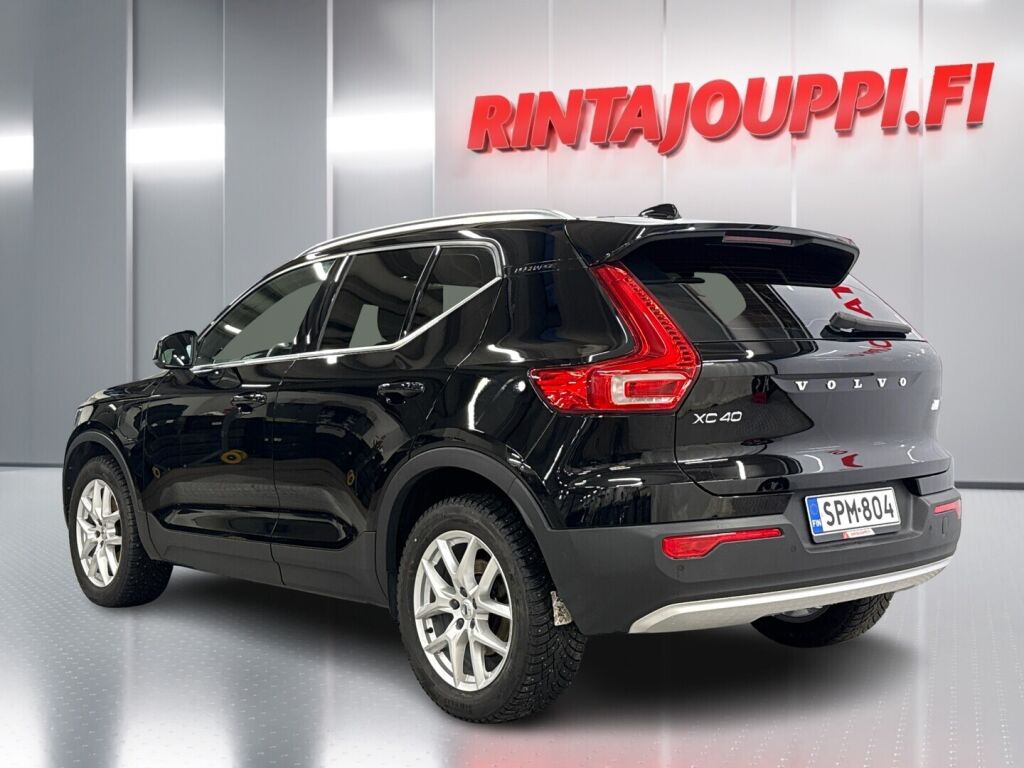 Volvo XC40 2021 Musta