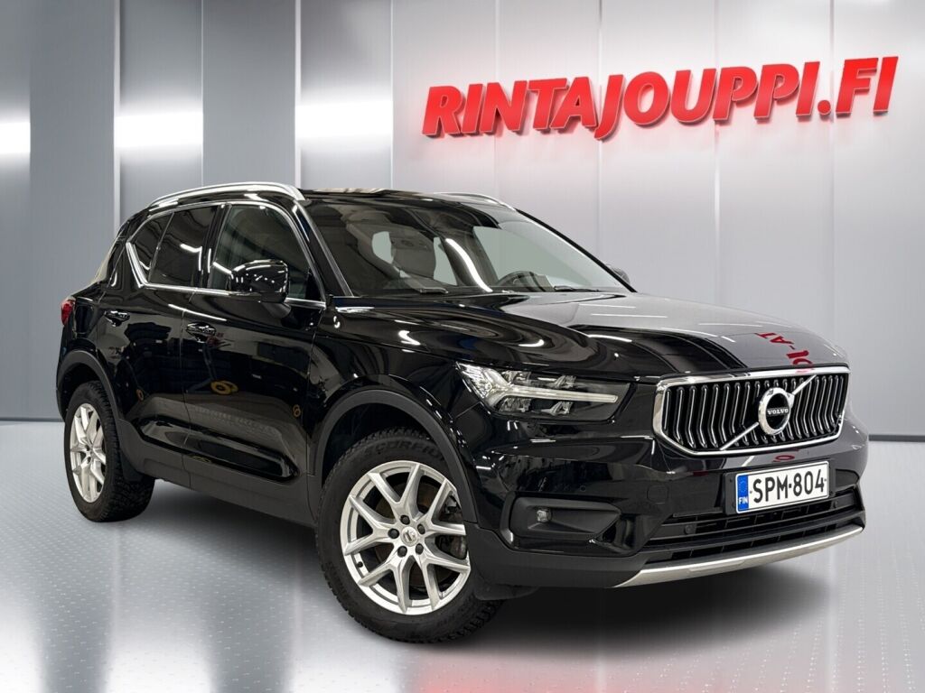 Volvo XC40 2021 Musta