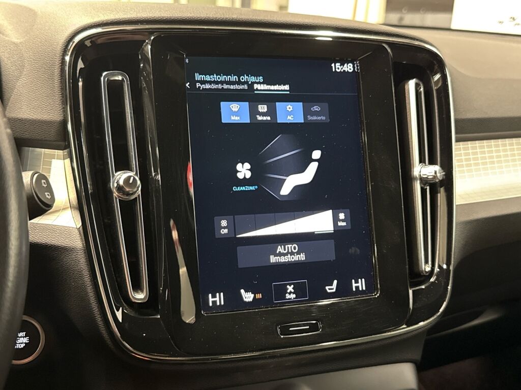 Volvo XC40 2021 Musta