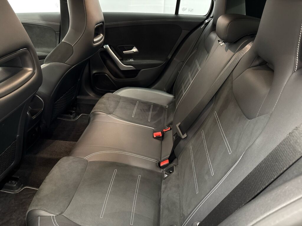 Mercedes-Benz A 2021 Musta