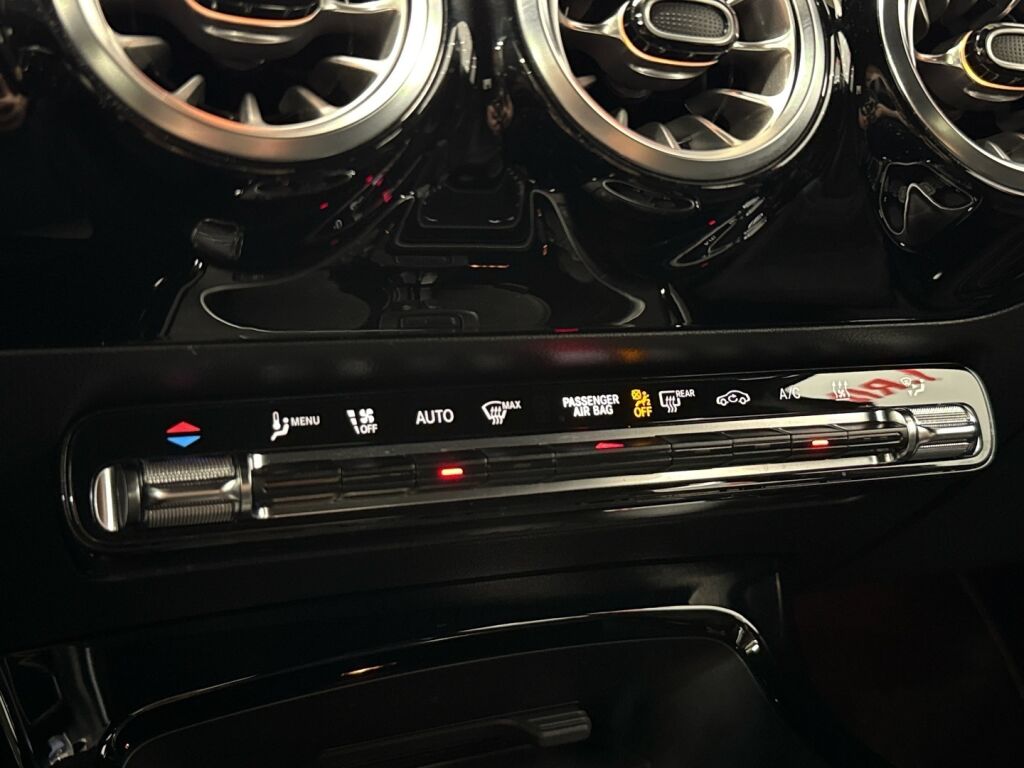 Mercedes-Benz A 2021 Musta