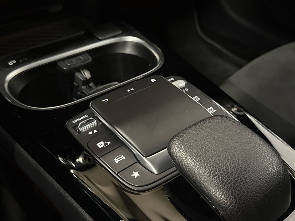 Mercedes-Benz A 2021 Musta