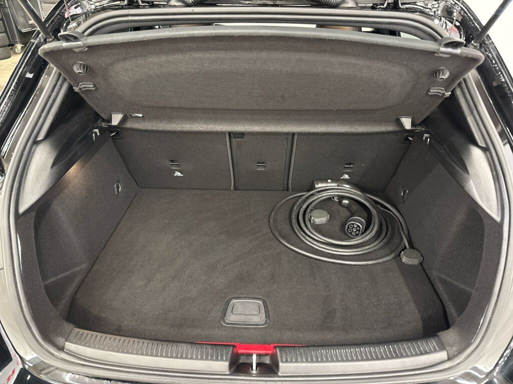 Mercedes-Benz A 2021 Musta