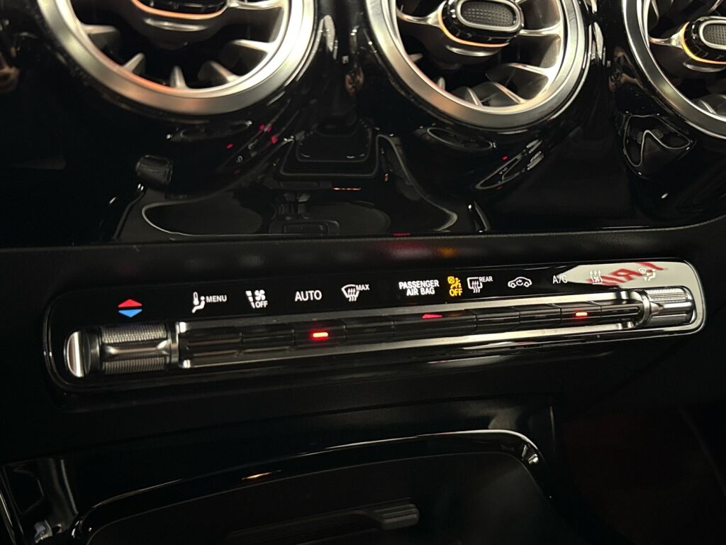 Mercedes-Benz A 2021 Musta