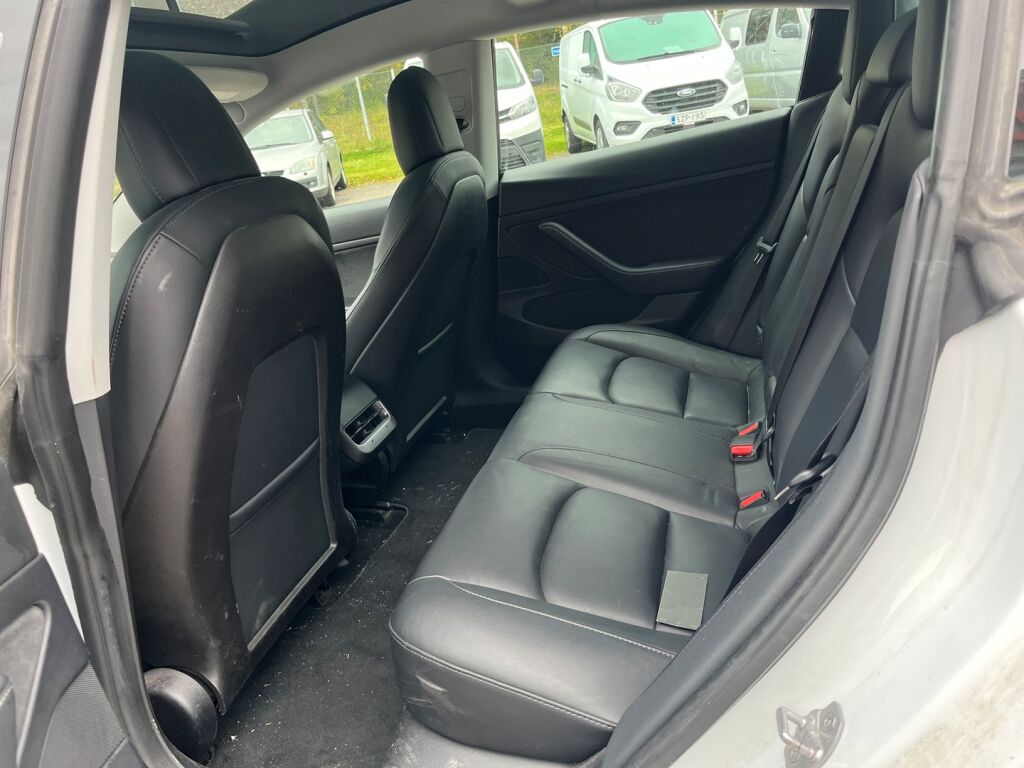 Tesla Model 3 2020 Valkoinen