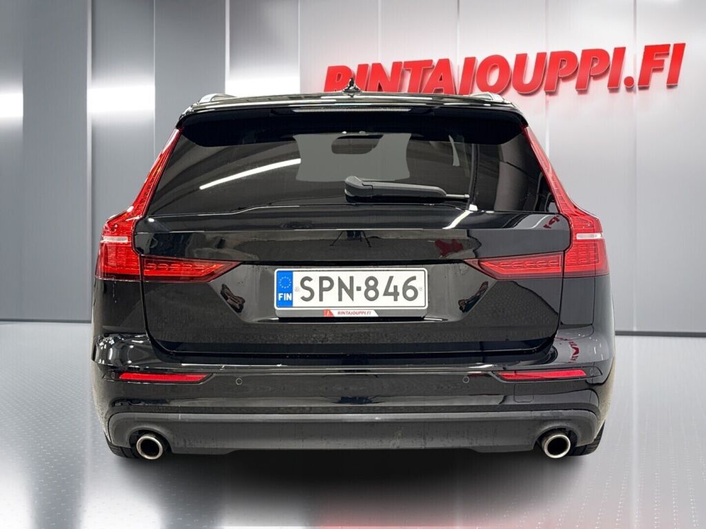 Volvo V60 2020 Musta
