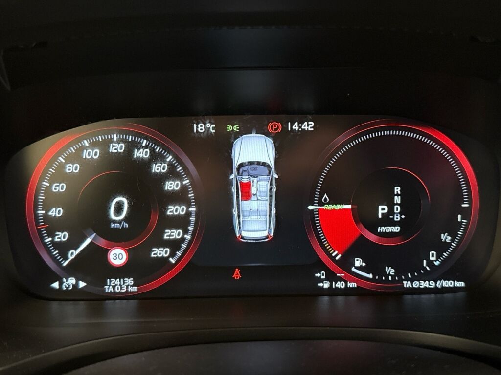 Volvo V60 2020 Musta