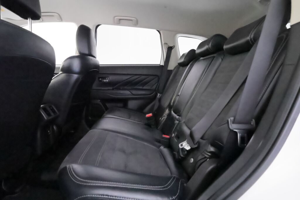 Mitsubishi Outlander PHEV 2019 Valkoinen