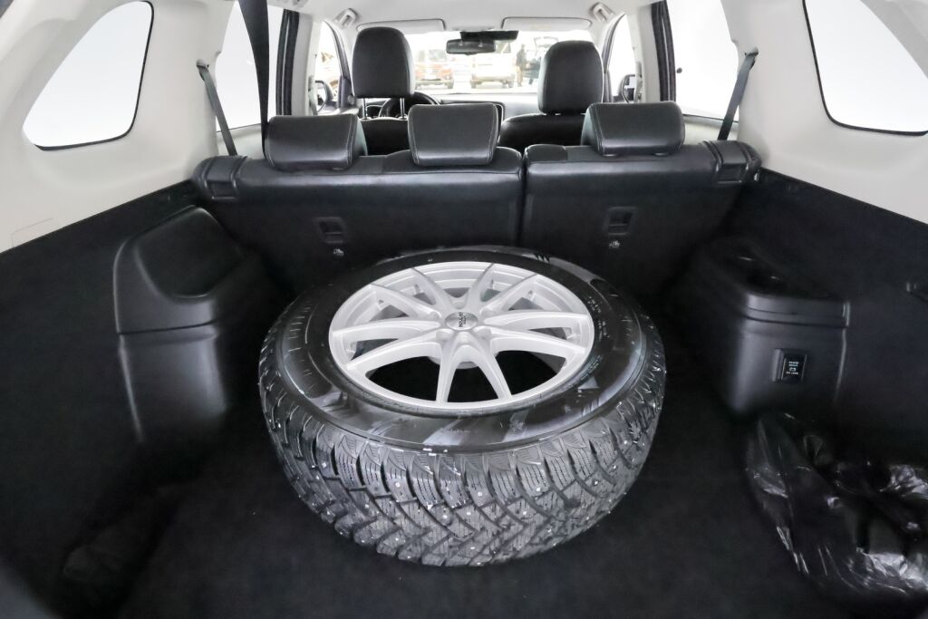 Mitsubishi Outlander PHEV 2019 Valkoinen