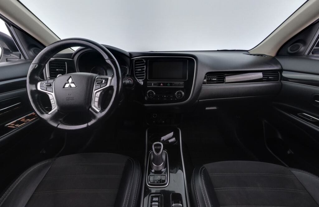 Mitsubishi Outlander PHEV 2019 Valkoinen