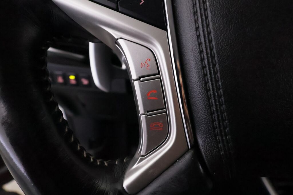 Mitsubishi Outlander PHEV 2019 Valkoinen