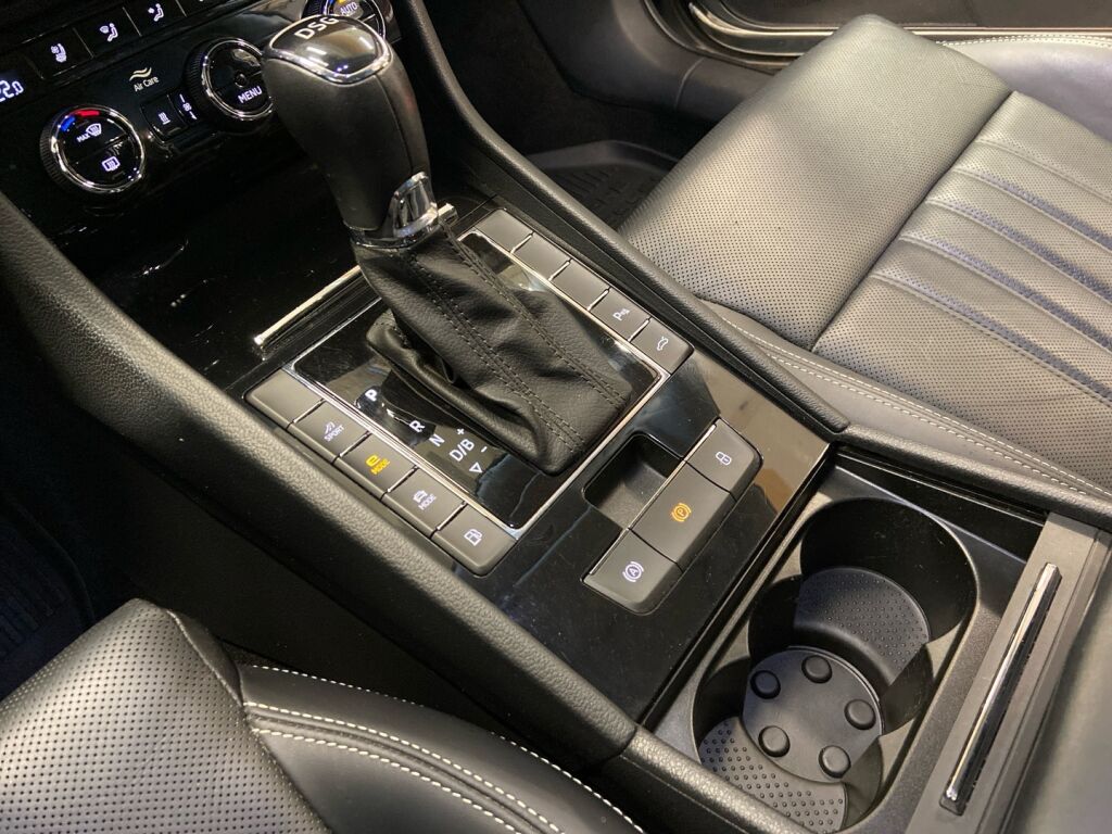 Skoda Superb 2020 Harmaa