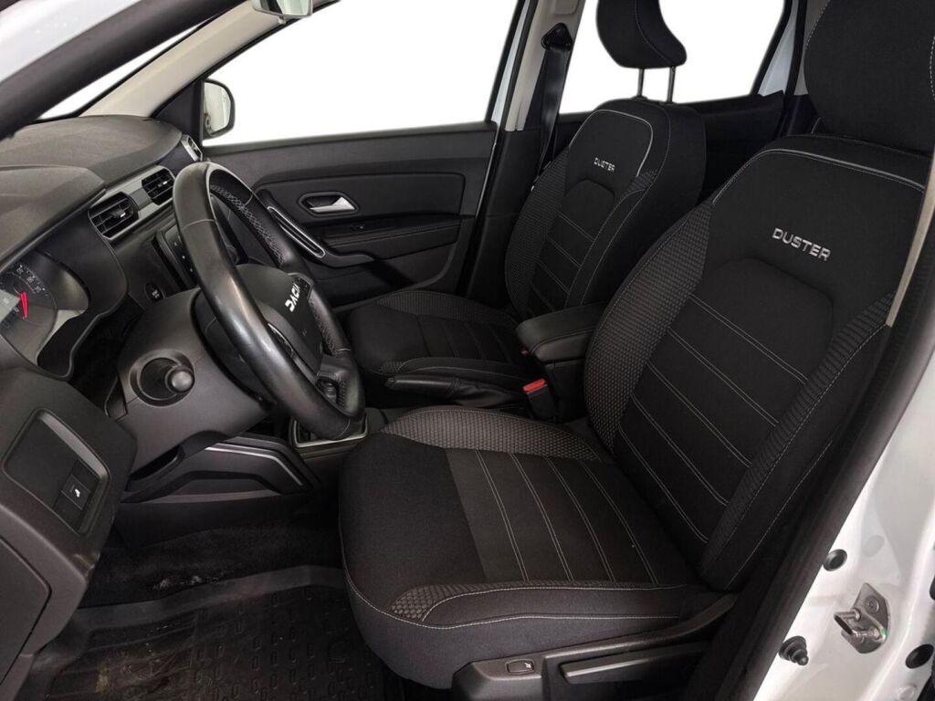 Dacia Duster 2024 Valkoinen