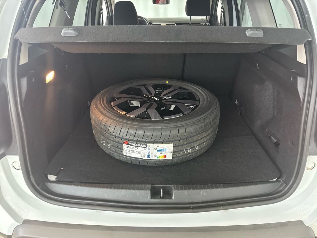 Dacia Duster 2024 Valkoinen